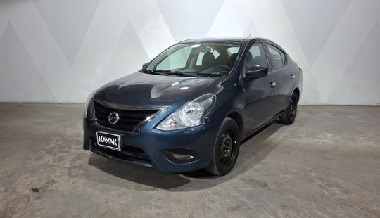 Nissan • Versa