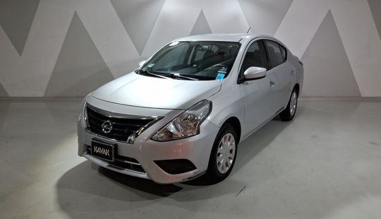 Nissan • Versa