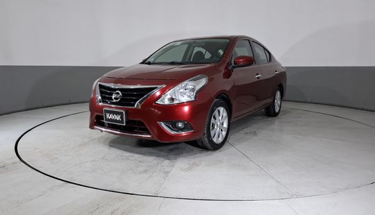 Nissan • Versa