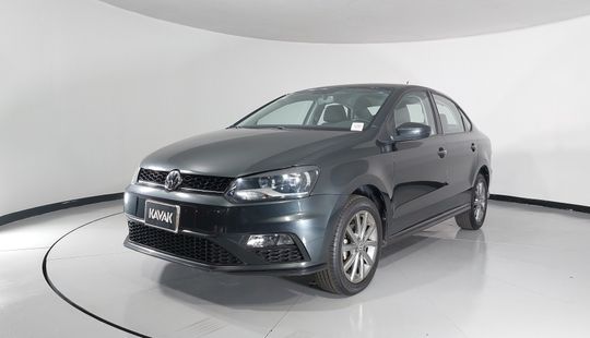 Volkswagen • Vento