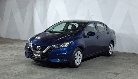 Nissan • Versa