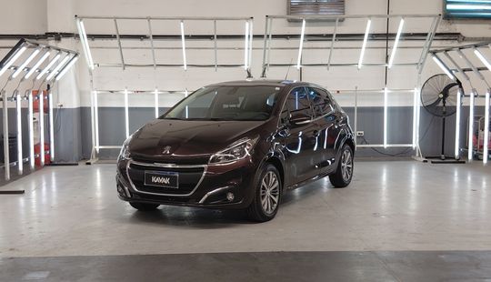 Peugeot • 208