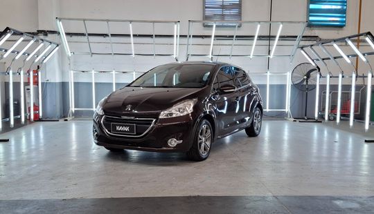 Peugeot • 208