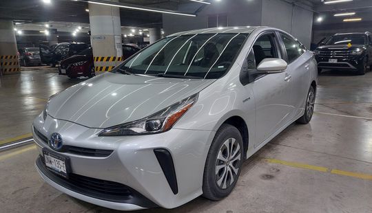 Toyota • Prius