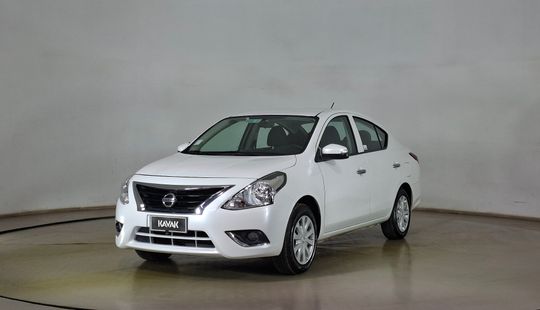 Nissan • Versa