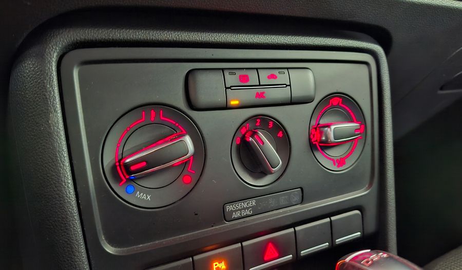 Volkswagen The Beetle 1.4 TSI DSG DESIGN Hatchback 2015