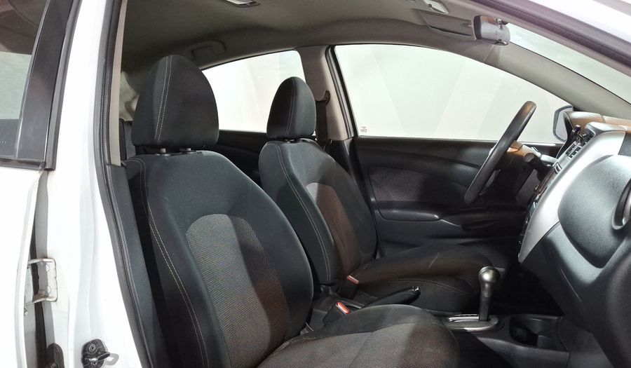 Nissan Versa 1.6 ADVANCE TA AC Sedan 2015