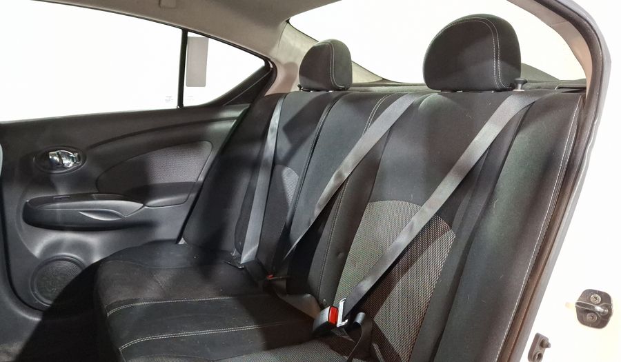 Nissan Versa 1.6 ADVANCE TA AC Sedan 2015