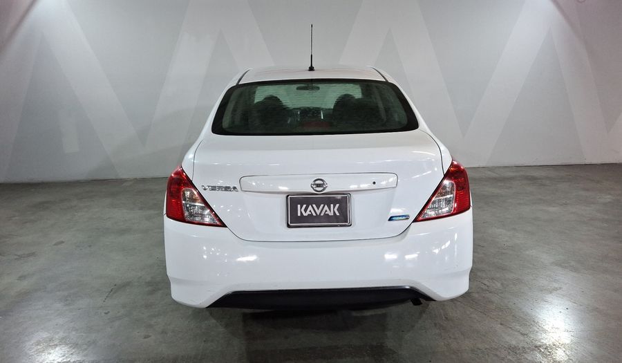 Nissan Versa 1.6 ADVANCE TA AC Sedan 2015