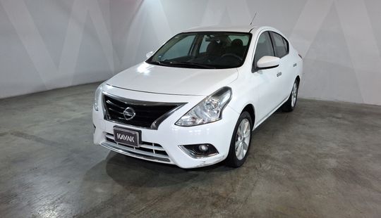 Nissan • Versa