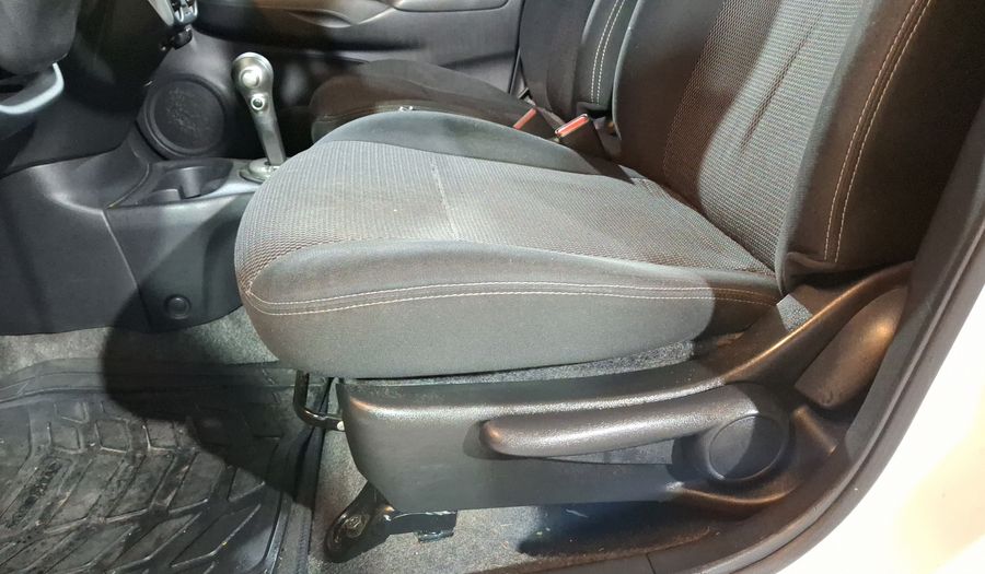 Nissan Versa 1.6 ADVANCE TA AC Sedan 2015