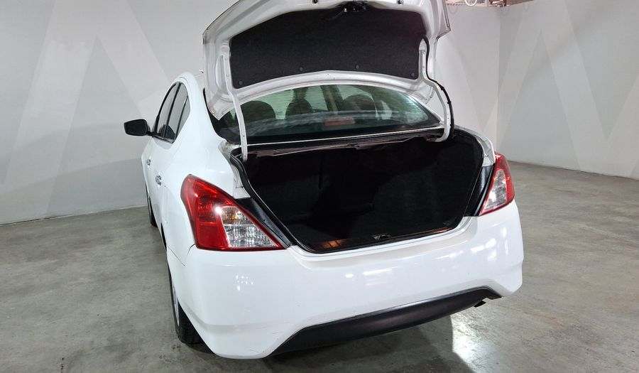 Nissan Versa 1.6 ADVANCE TA AC Sedan 2015