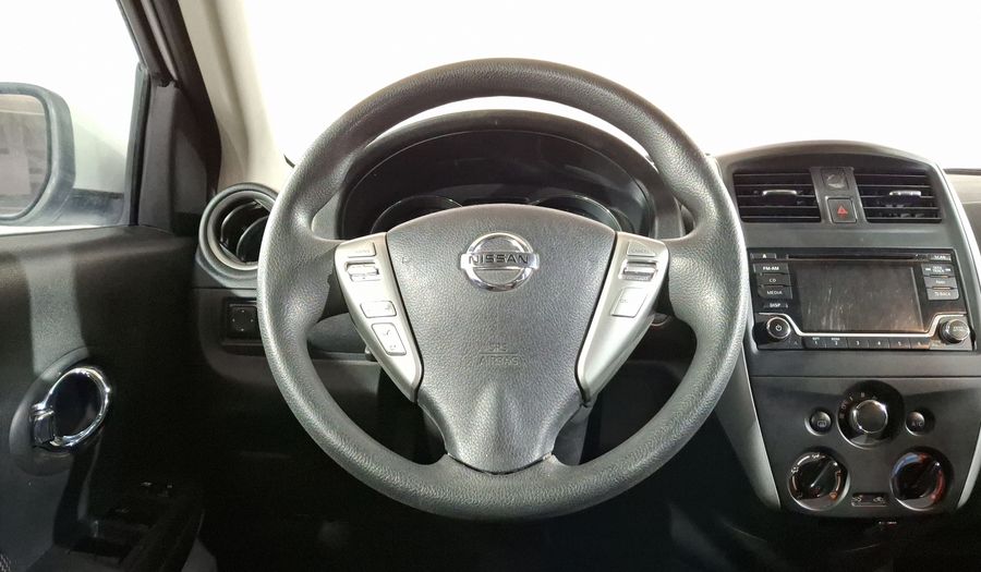 Nissan Versa 1.6 ADVANCE TA AC Sedan 2015