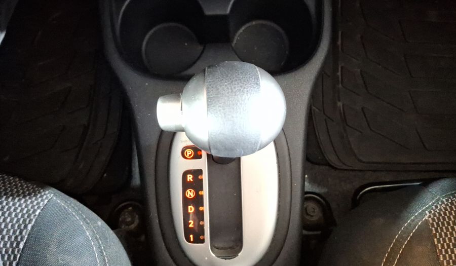 Nissan Versa 1.6 ADVANCE TA AC Sedan 2015