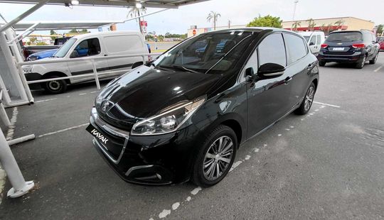 Peugeot • 208
