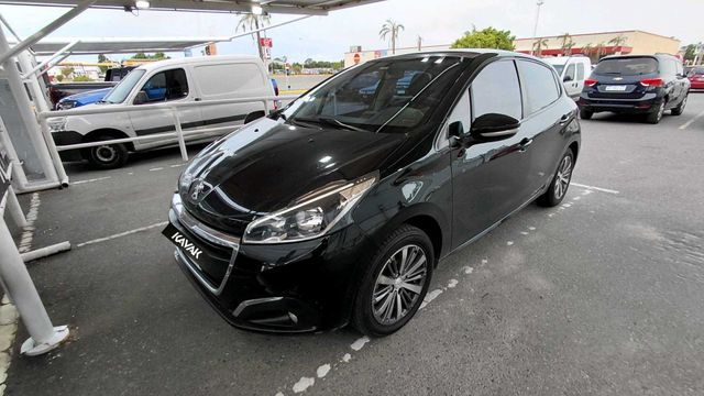 Peugeot • 208