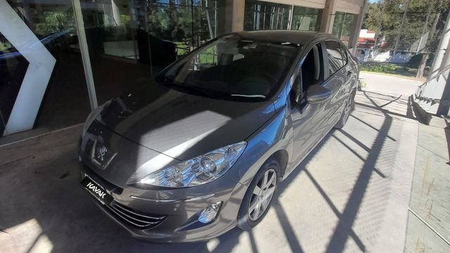 Peugeot • 408