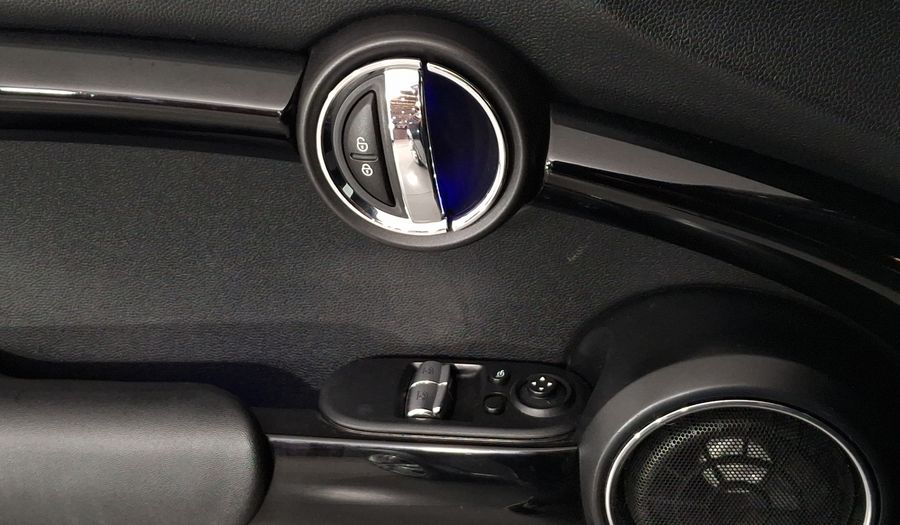 Mini John Cooper Works 2.0 JOHN COOPER WORKS HOT CHILI AT Hatchback 2016