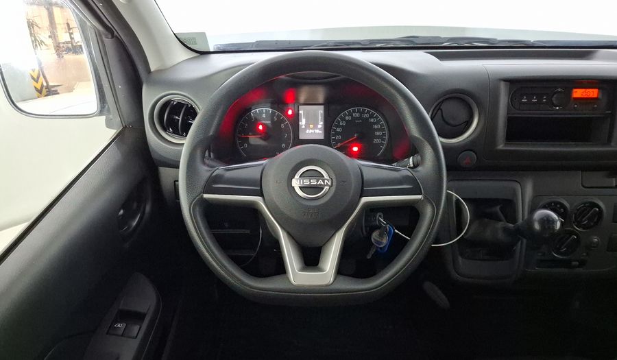 Nissan Nv350 Urvan 2.5 PANEL AMPLIA AA Van 2024