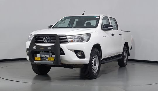 Toyota • Hilux