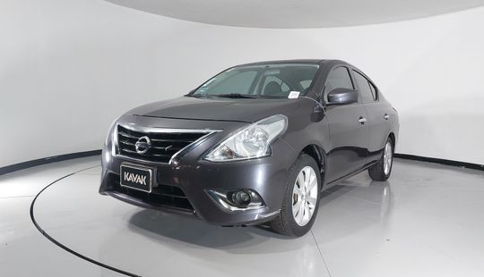 Nissan • Versa