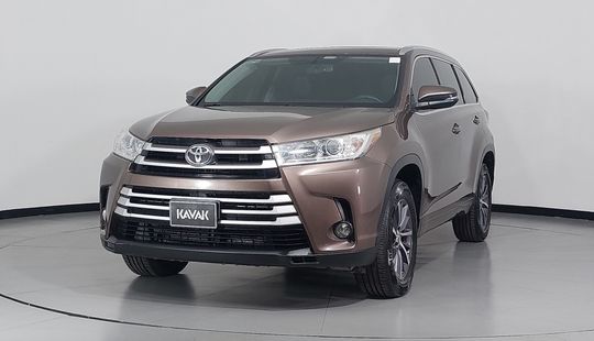 Toyota • Highlander