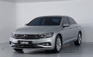 Volkswagen • Passat