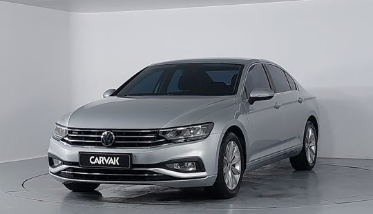 Volkswagen • Passat