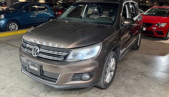 Volkswagen • Tiguan