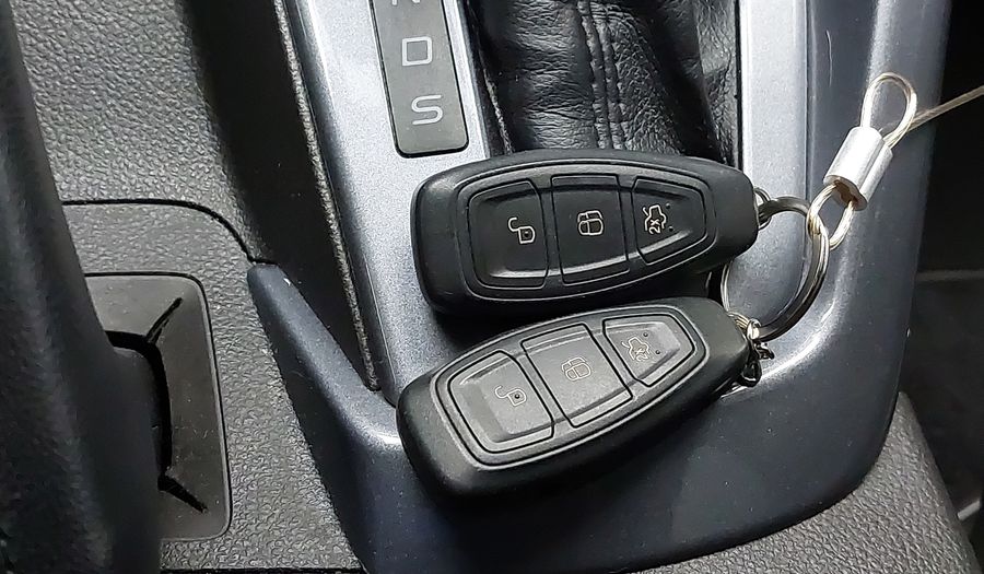 Ford Focus TITANIUM SEDAN AUTOMATICO Sedan 2015