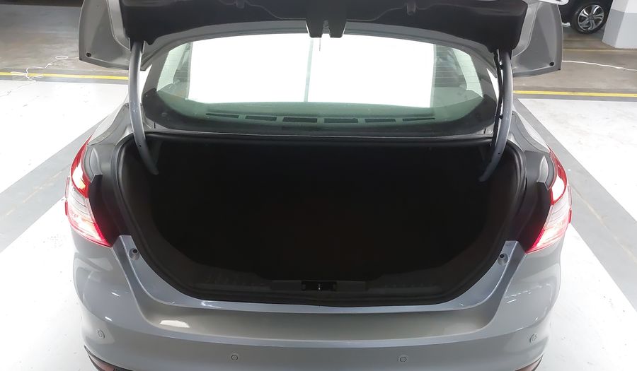 Ford Focus TITANIUM SEDAN AUTOMATICO Sedan 2015