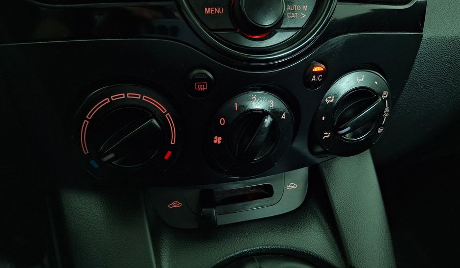 Mazda 2 1.5 S Hatchback 2014