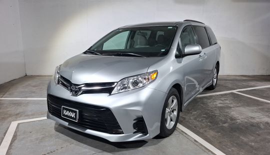Toyota • Sienna