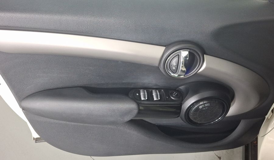 Mini Cooper 1.5 COOPER PEPPER AT Hatchback 2015