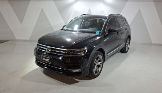 Volkswagen • Tiguan