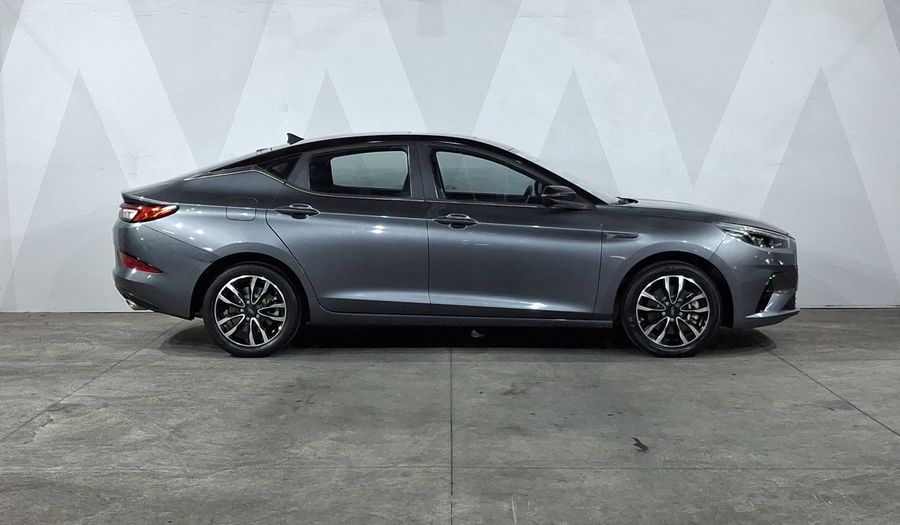 Jac J7 1.5 QUANTUM CVT Hatchback 2021