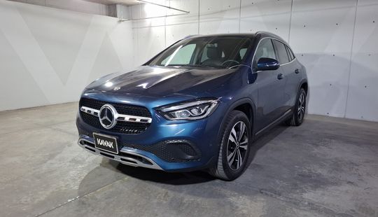 Mercedes Benz • Clase CLA