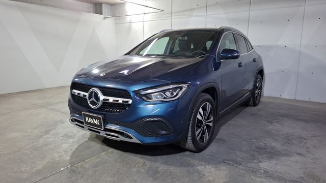 Mercedes Benz • Clase CLA