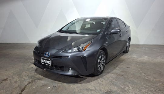 Toyota • Prius