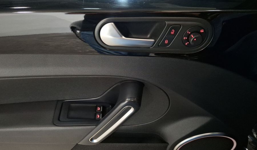 Volkswagen Beetle 2.5 SPORT TIPTRONIC Hatchback 2013