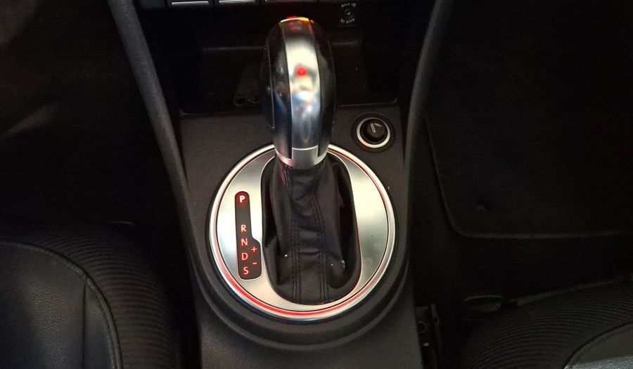 Volkswagen Beetle 2.5 SPORT TIPTRONIC Hatchback 2013