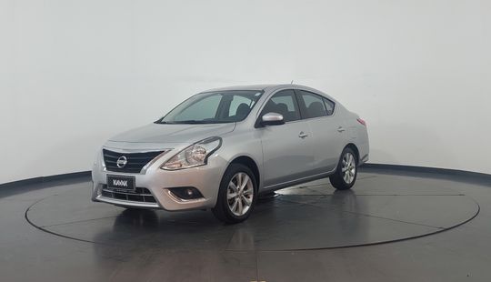 Nissan • Versa