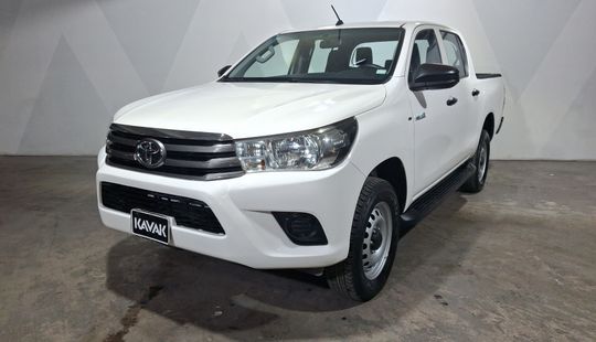 Toyota • Hilux