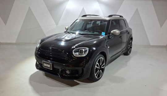 2022 • 25,377 km • Automático