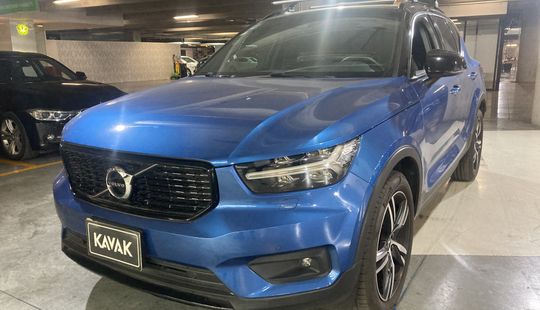 Volvo • XC40