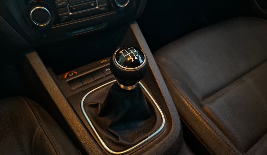 Volkswagen Vento 2.5 LUXURY Sedan 2012