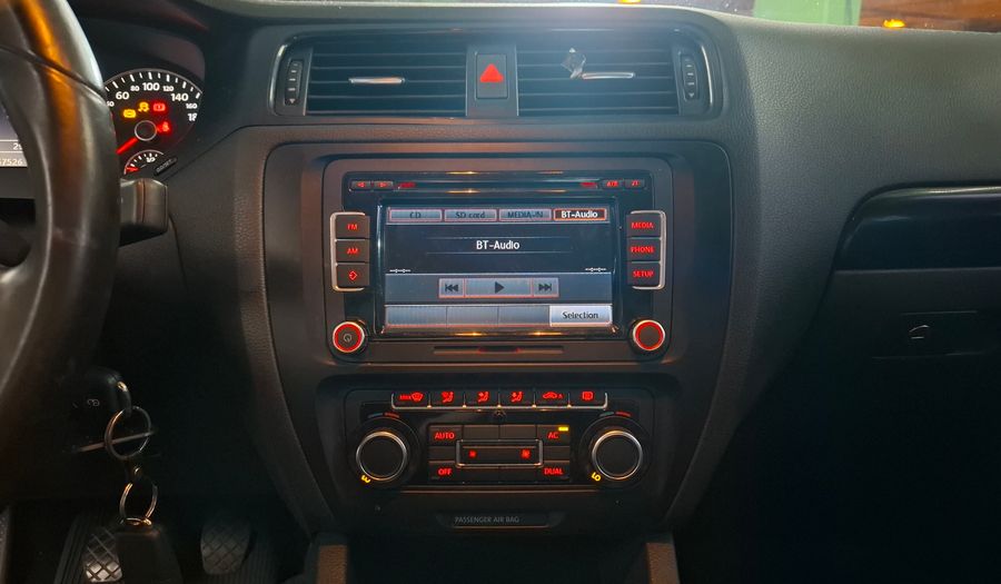 Volkswagen Vento 2.5 LUXURY Sedan 2012