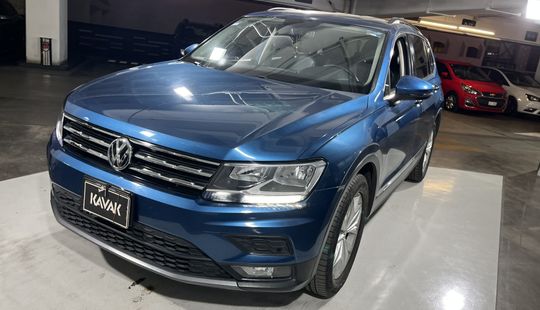 Volkswagen • Tiguan