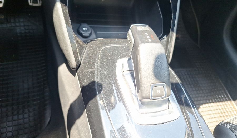 Peugeot 208 1.2 PURETECH 130 HP AUTO GT Hatchback 2022