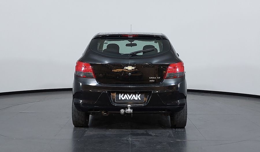 Chevrolet Onix 1.4 SPE/4 LT Hatchback 2016